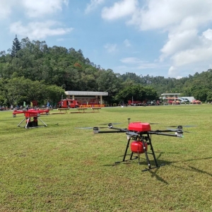 廣東省首屆森林消防大比武 華科爾消防無人機(jī)干粉噴灑滅火展實(shí)力 ...