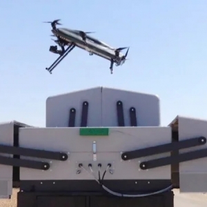 美國(guó)國(guó)防部和Robotican公司完成自主式反小型無(wú)人機(jī)攔截器演示 ...