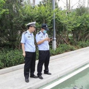 監(jiān)控盲區(qū)別僥幸 濟(jì)南交警開展無人機(jī)抓拍不禮讓斑馬線專項整治 ... ...